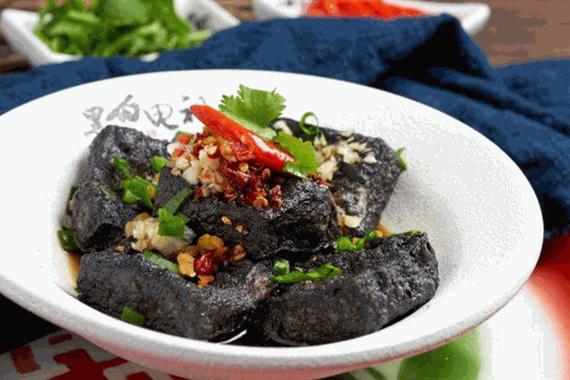 探寻风味记忆 黑白电视臭豆腐加盟的全攻略